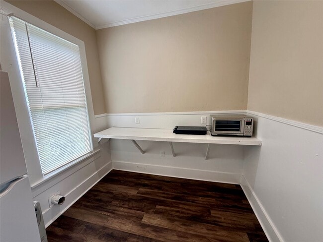 Building Photo - 1403 14th St