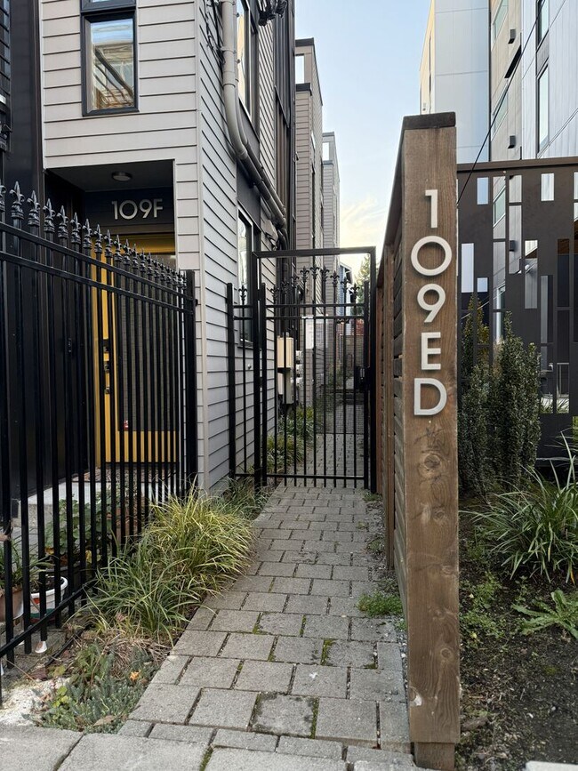 Building Photo - 1 Month Free Rent! Modern 2-Bed, 2-Bath Townhome near Madison Valley – Exceptional Light, Design ...