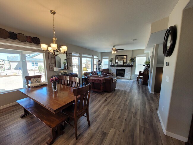 Building Photo - 10135 Thrive Ln