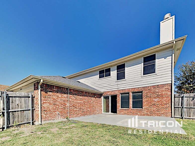 Building Photo - 1052 Shadywood Dr