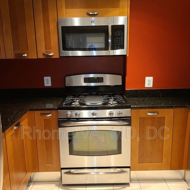 Building Photo - 2451 Midtown Ave