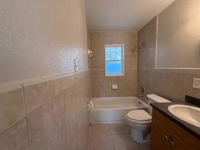 Building Photo - 400 Metcalf Ct