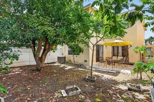 Building Photo - 4131 Eastridge Cir