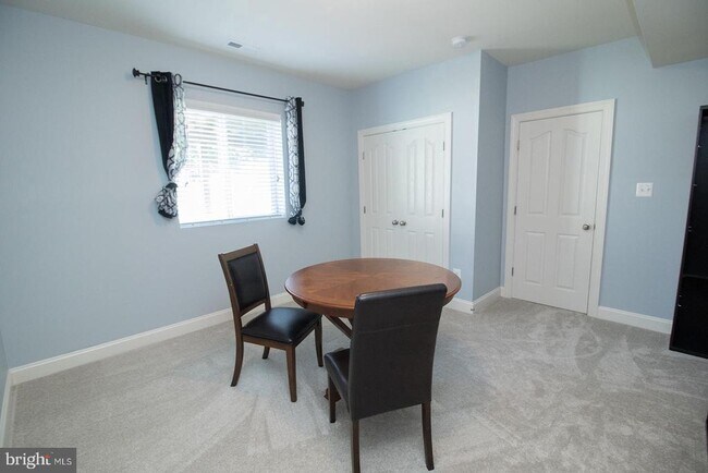 Building Photo - 24676 Broad Creek Dr