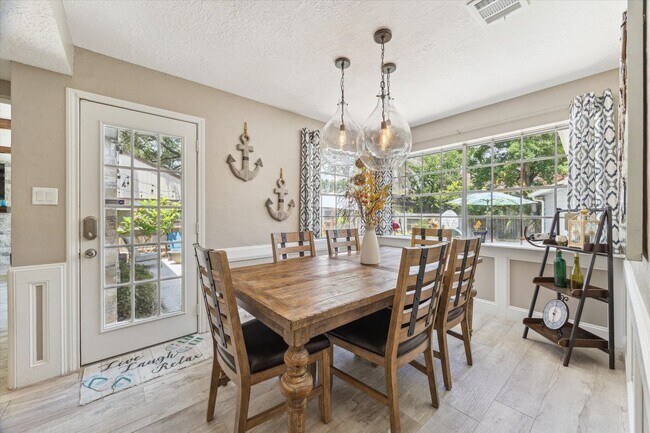 Building Photo - 4311 Meadowbank Dr