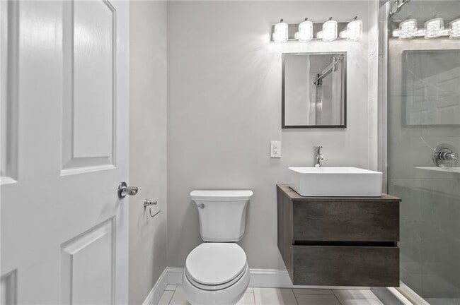 Building Photo - 106 E Mill St