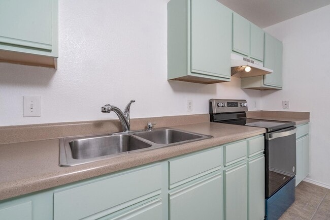 Building Photo - 1305 Water Spaniel Way