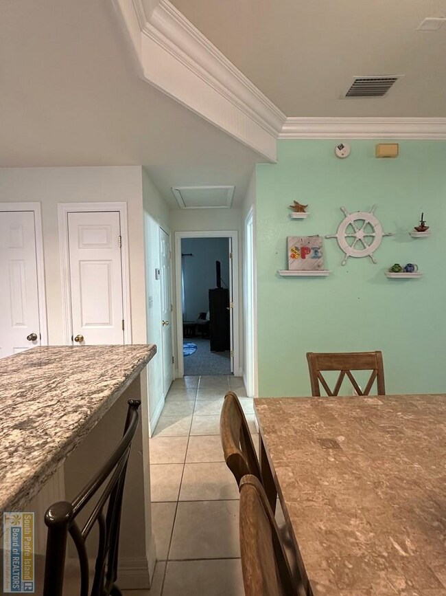 Building Photo - 111 E Polaris Dr