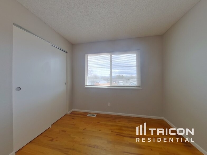 Building Photo - 3459 Rauscher Dr
