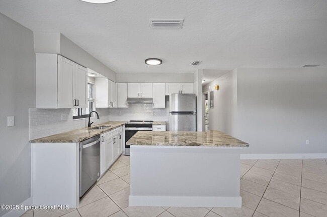 Building Photo - 201 Cocoa Isles Blvd