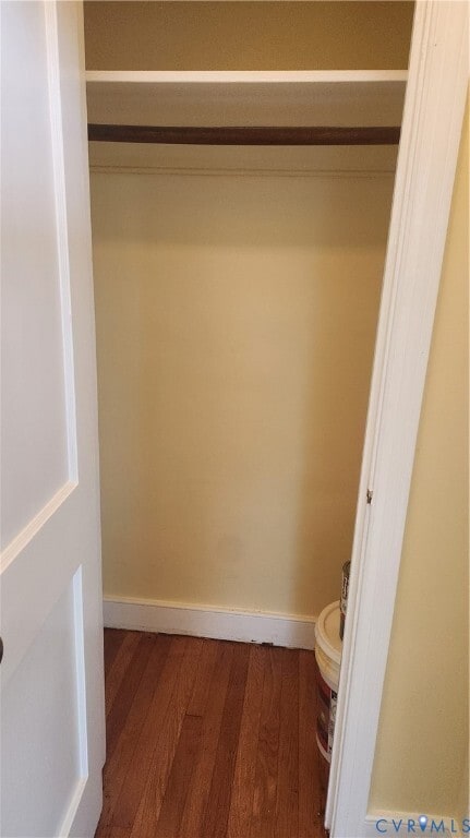 Building Photo - 428 Roslyn Ave