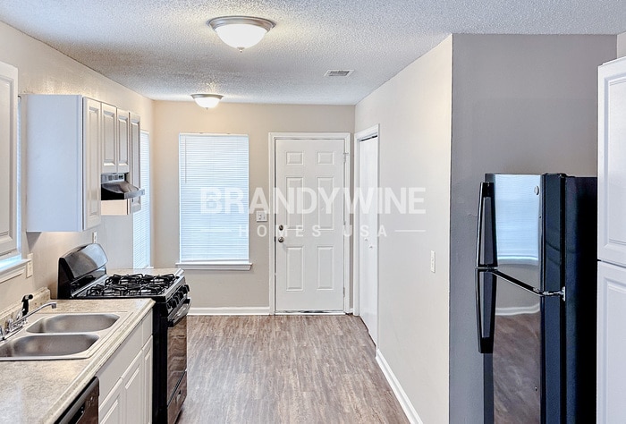 Building Photo - 1414 Waterton Trail