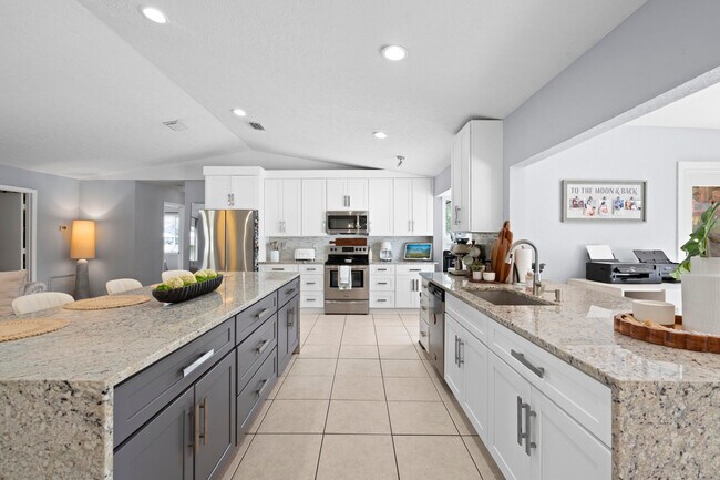 Building Photo - 3238 SW Constellation Rd