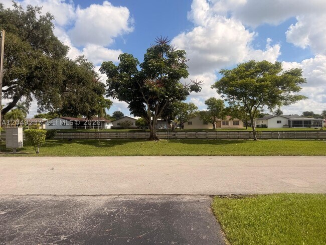 Building Photo - 9536 Oakburst Ln
