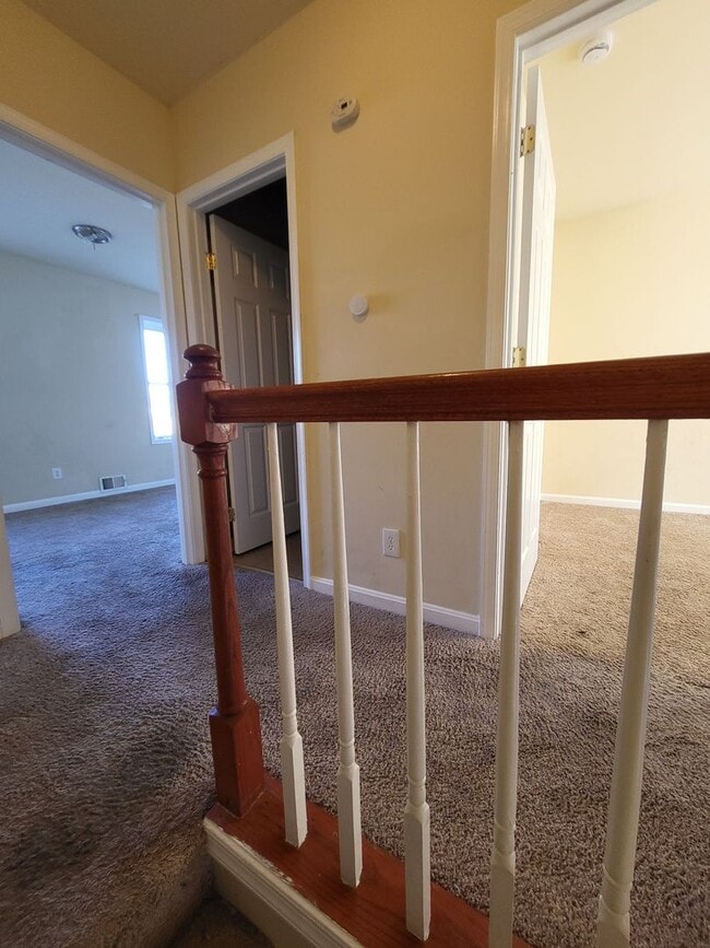 Building Photo - 2 Bed with Finished Basement