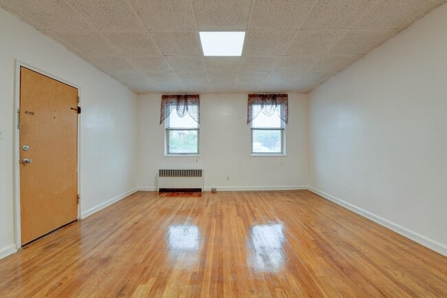Building Photo - 71/73-73 Carmer Ave
