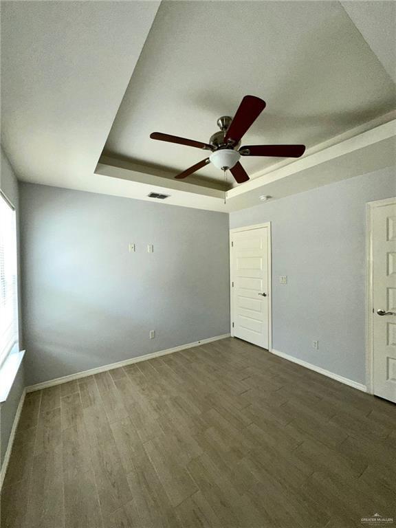 Building Photo - 1227 White Oak Dr
