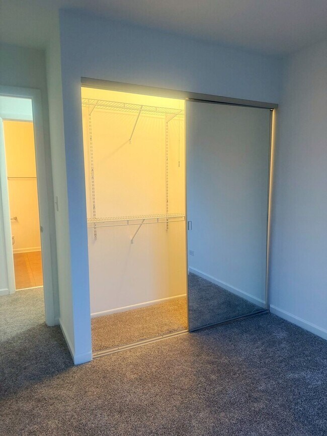 Building Photo - 327 Wildberry Ct