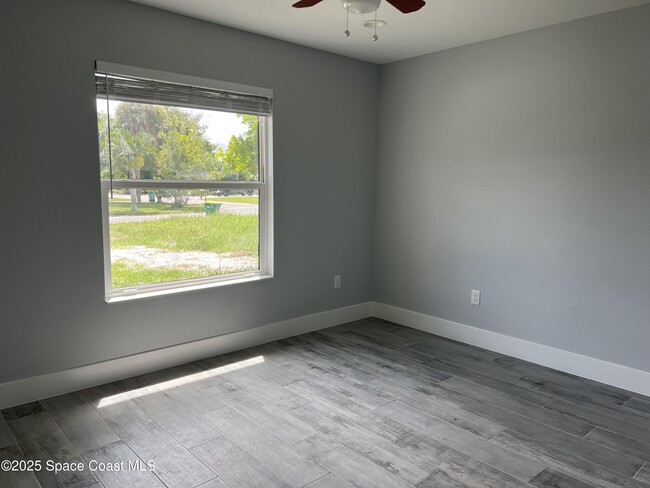 Building Photo - 340 Sea Grape St