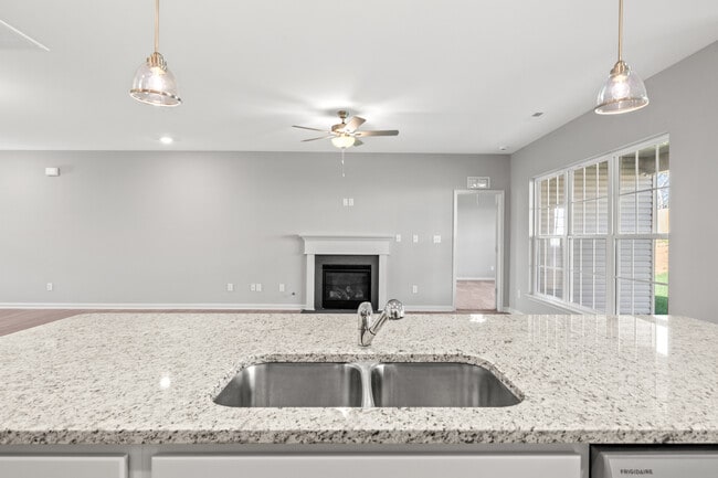 Building Photo - 500 Bellerive Blvd
