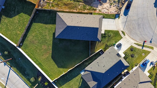 Building Photo - 26703 Willow Ln