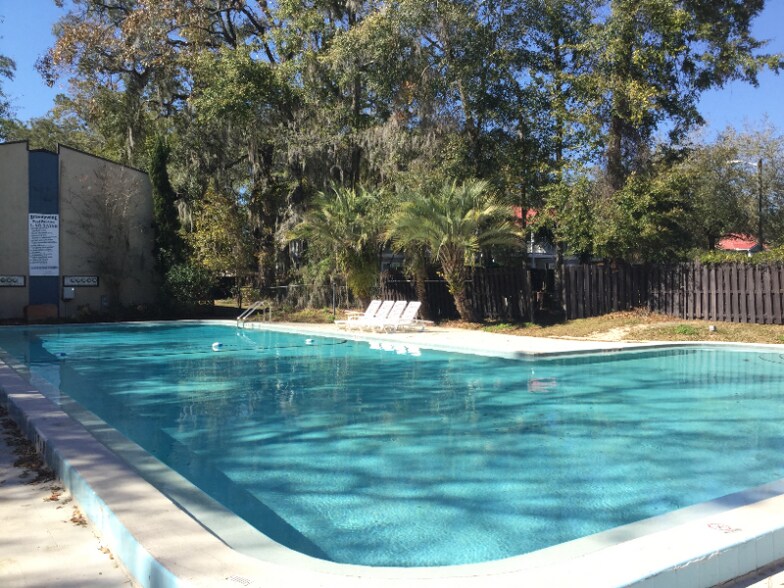 Building Photo - 2811 SW Archer Rd