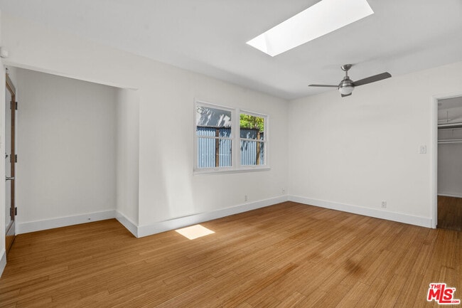 Building Photo - 608 Woodlawn Ave