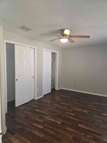 Building Photo - 306 N Palm St