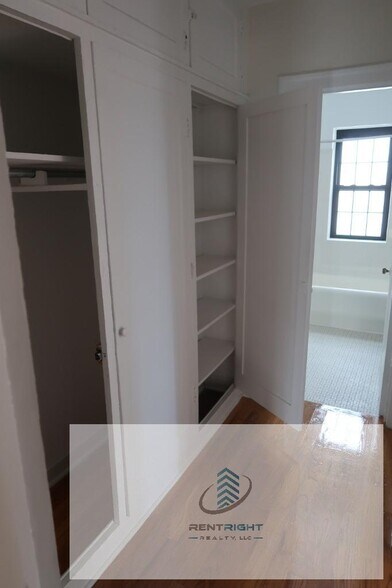 Building Photo - 426 W Briar Pl