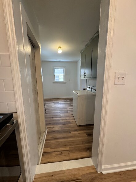 Building Photo - 807 Pine Ave