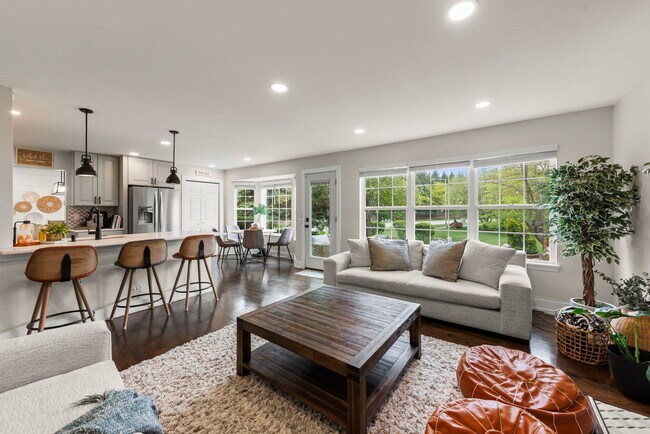 Building Photo - 3404 Interlochen Ln