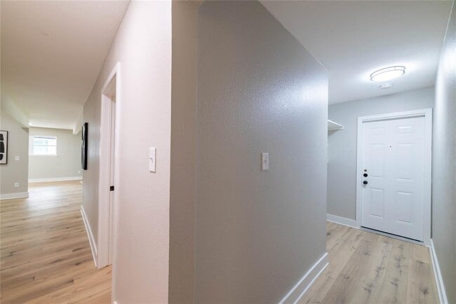 Building Photo - 7300 Fred Morse Dr
