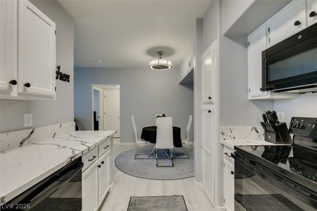 Building Photo - 7255 W Sunset Rd