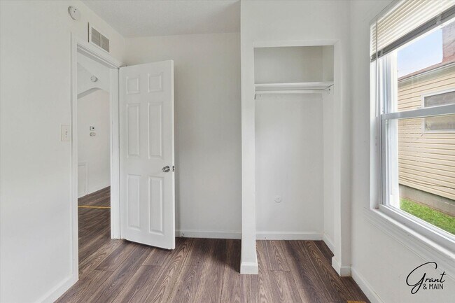 Building Photo - 8440 Orchard Ave