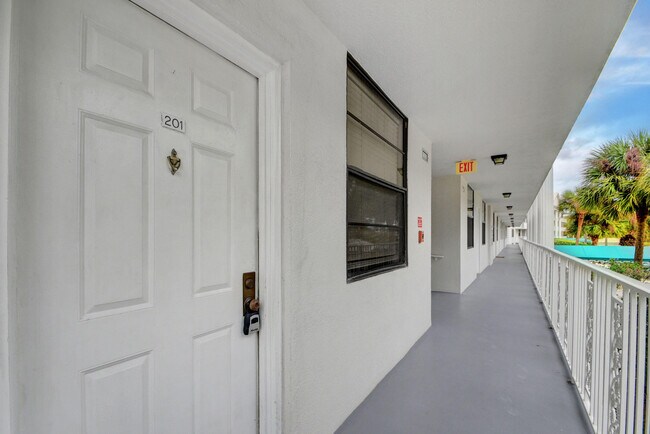 Building Photo - 3520 Whitehall Dr