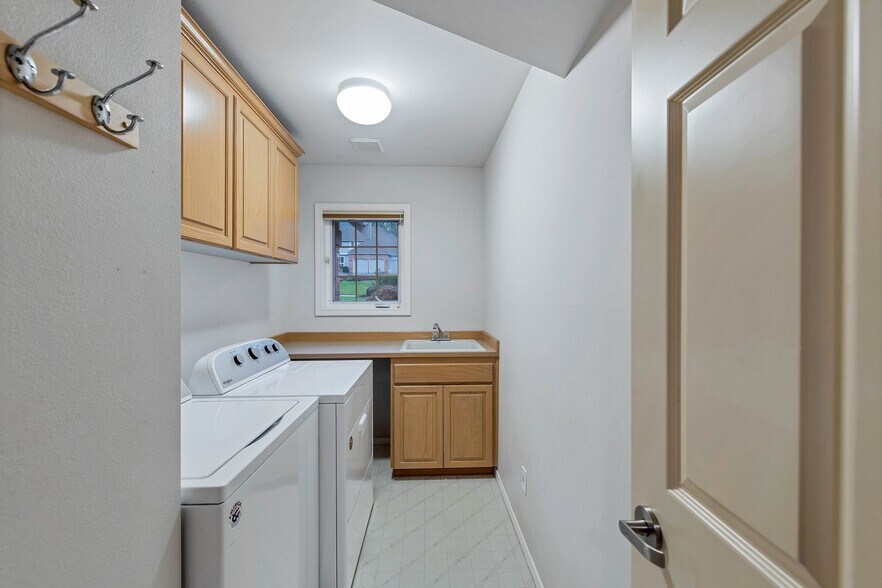 Building Photo - 9611 213th Ave NE