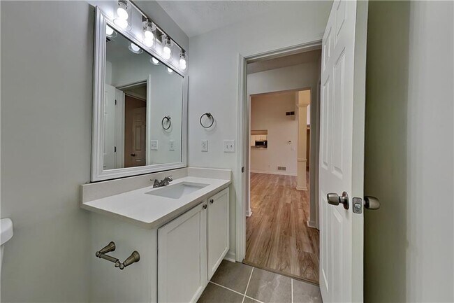 Building Photo - 4206 Shoreside Cir SW