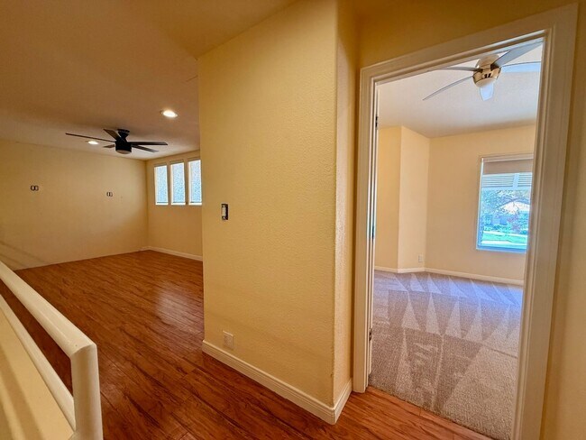 Building Photo - Gorgeous Spanish Trails 3BR House for lease!