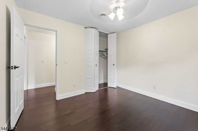 Building Photo - 364 E Ridgewood Ave