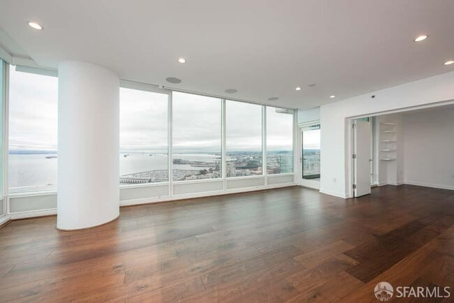 Building Photo - 425 1st St