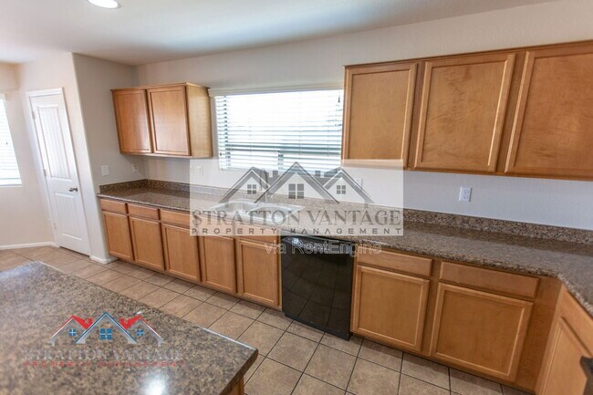 Building Photo - 40510 W Hayden Dr