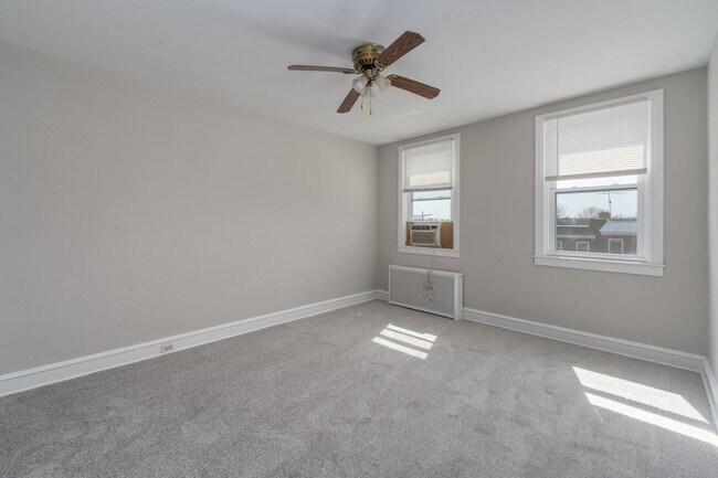 Building Photo - 3-Bedroom, 1.5 Bathroom Home in Belair-Edison