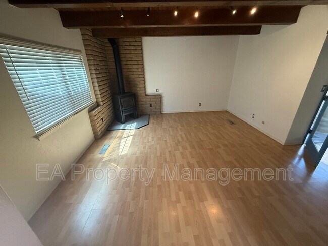 Building Photo - 1515 Marble Ave NW