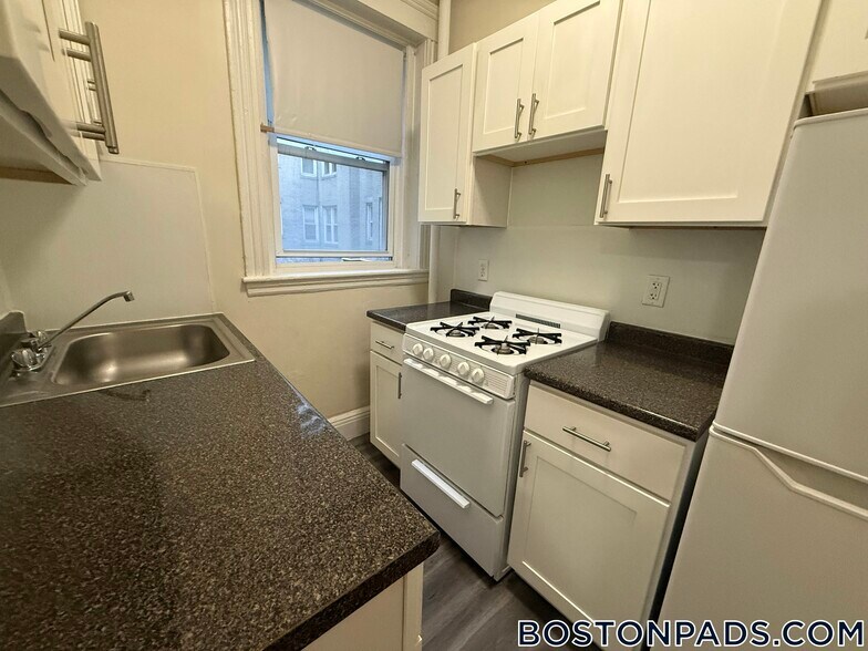 Primary Photo - 1185 Boylston St