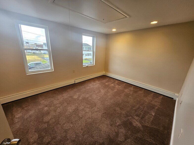 Building Photo - 122 Lackawanna Ave