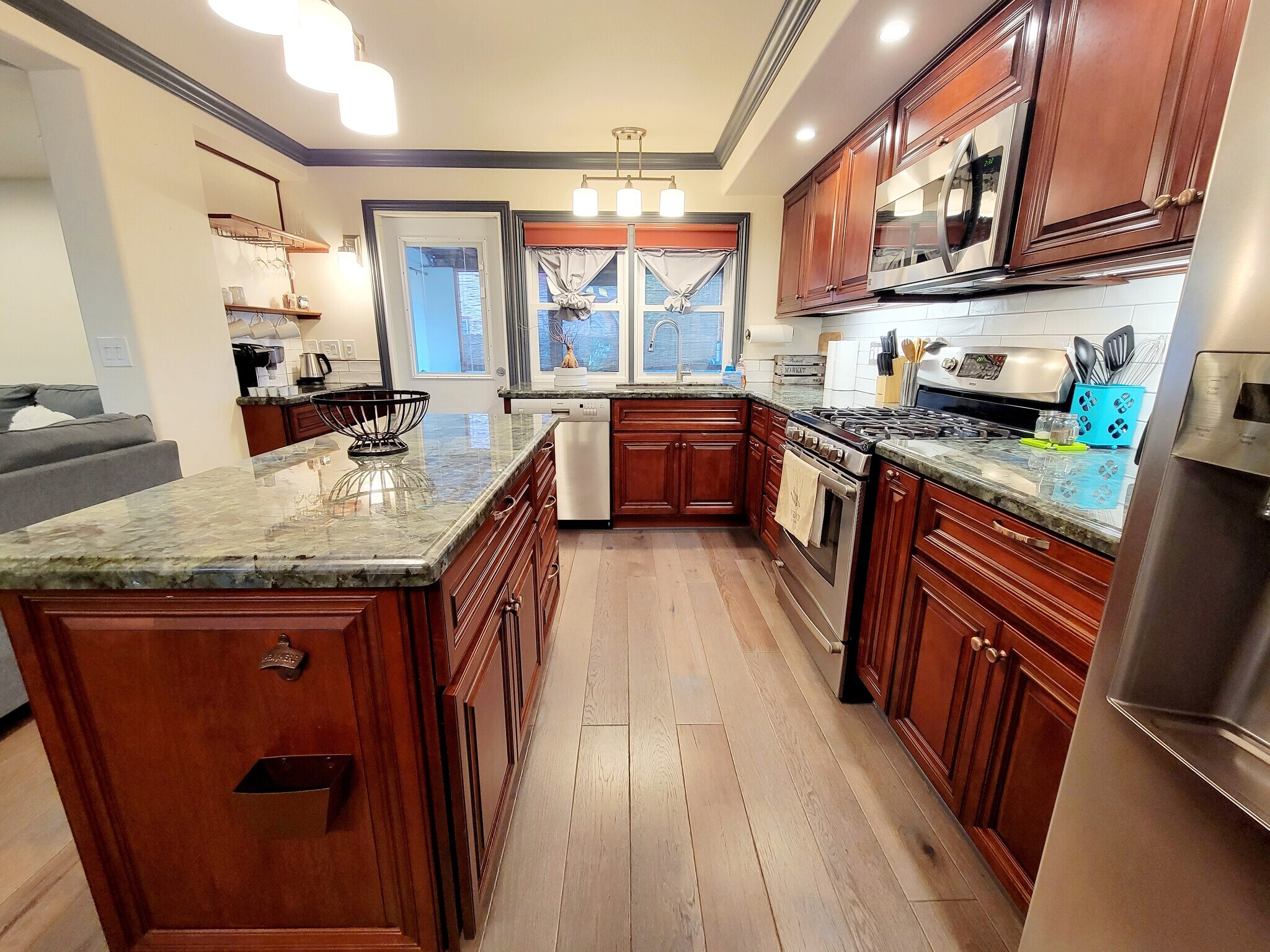 Building Photo - 1635 Ridley Ave