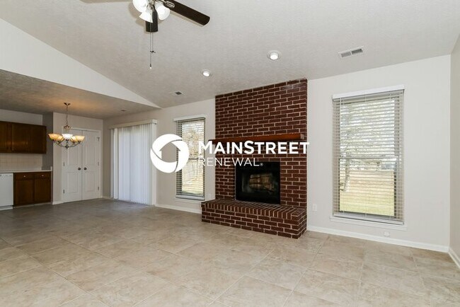 Building Photo - 3 Bedroom Pet-Friendly Home in INDIANAPOLIS, IN with Main Street Renewal