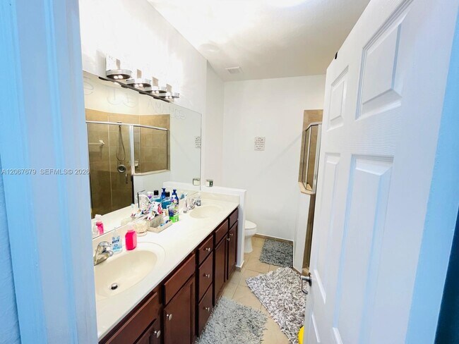 Building Photo - 17430 SW 153rd Ave