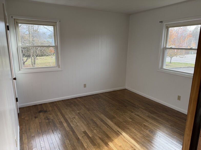 Back bedroom - 117 Franklin St