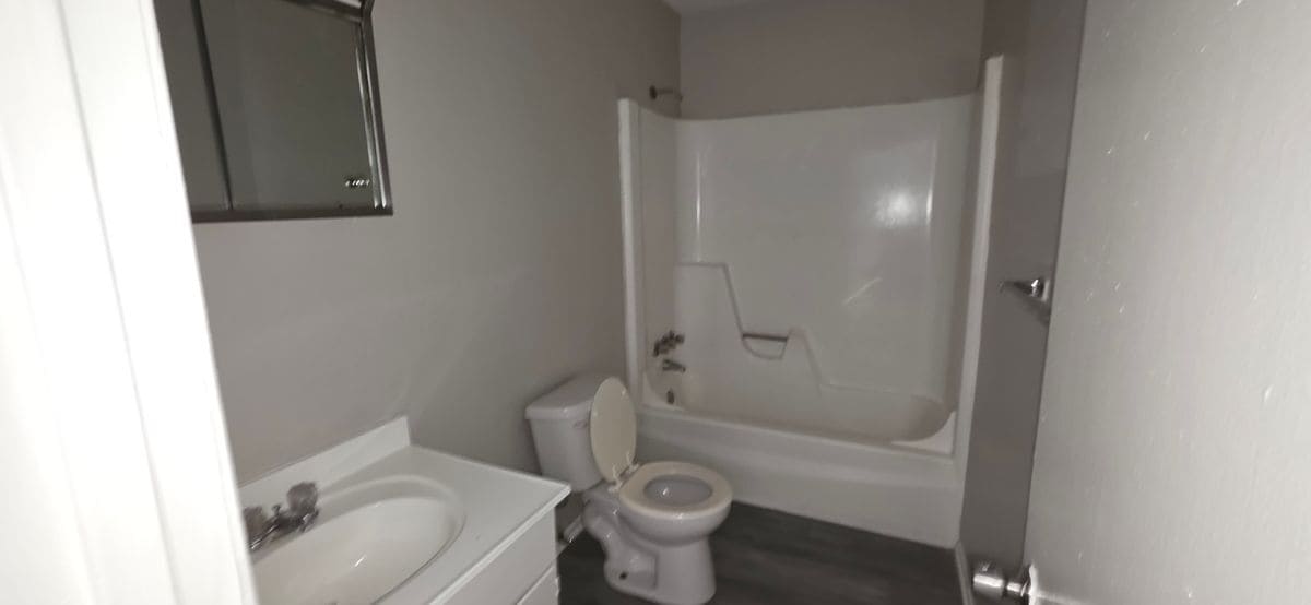 Building Photo - 650 Central Ave